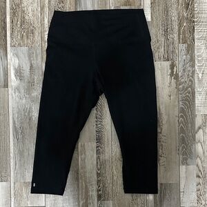 NOBULL Black Women's Capris